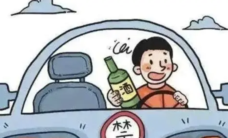 福州调查取证：浙江一男子喝酒后“智驾”回家，爱车将他送到了交警面前