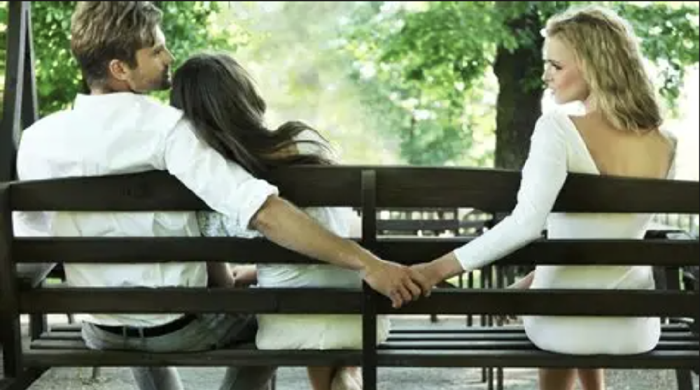 福州婚外情调查公司：中年夫妻的背叛：原配不留存这3个证据，会被狠心算计，损失惨重吃大亏！